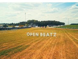 Fotos vom Aufbau des Open Beatz-Festivals 2025 in Herzogenaurach