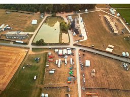 Fotos vom Aufbau des Open Beatz-Festivals 2025 in Herzogenaurach